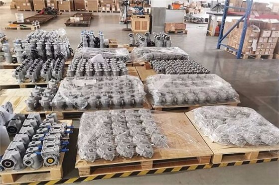 艾思捷洗車機(jī)減速機(jī)發(fā)貨青島.jpg 艾思捷洗車機(jī)減速機(jī)發(fā)貨青島.jpg