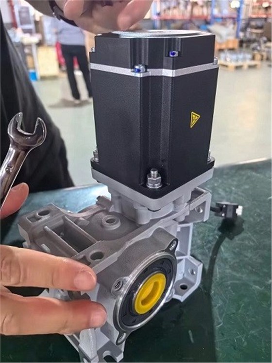 伺服電機(jī)減速機(jī) 艾思捷SJMRV090-15比蝸輪蝸桿減速機(jī).jpg 伺服電機(jī)減速機(jī) 艾思捷SJMRV090-15比蝸輪蝸桿減速機(jī).jpg