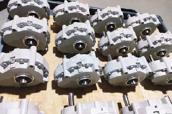 上海艾思捷制冰機減速機 (2).jpg