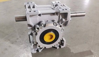 艾思捷廠家告訴您為什么要選擇雙輸入蝸輪蝸桿減速機(jī)？