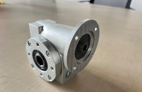 線體輸送、倍速鏈輸送線上用不銹鋼蝸輪蝸桿減速機 (3).jpg